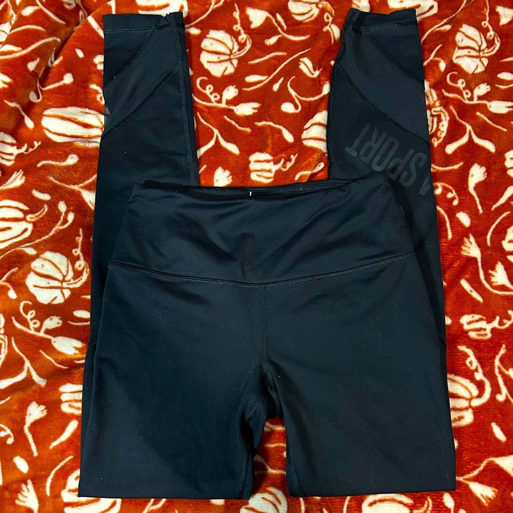 Victoria’s Secret sport leggings